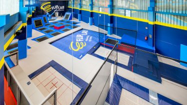 FLIP LAB, 2 000 m² de trampolines à Völs, © Rudi Wyhlidal