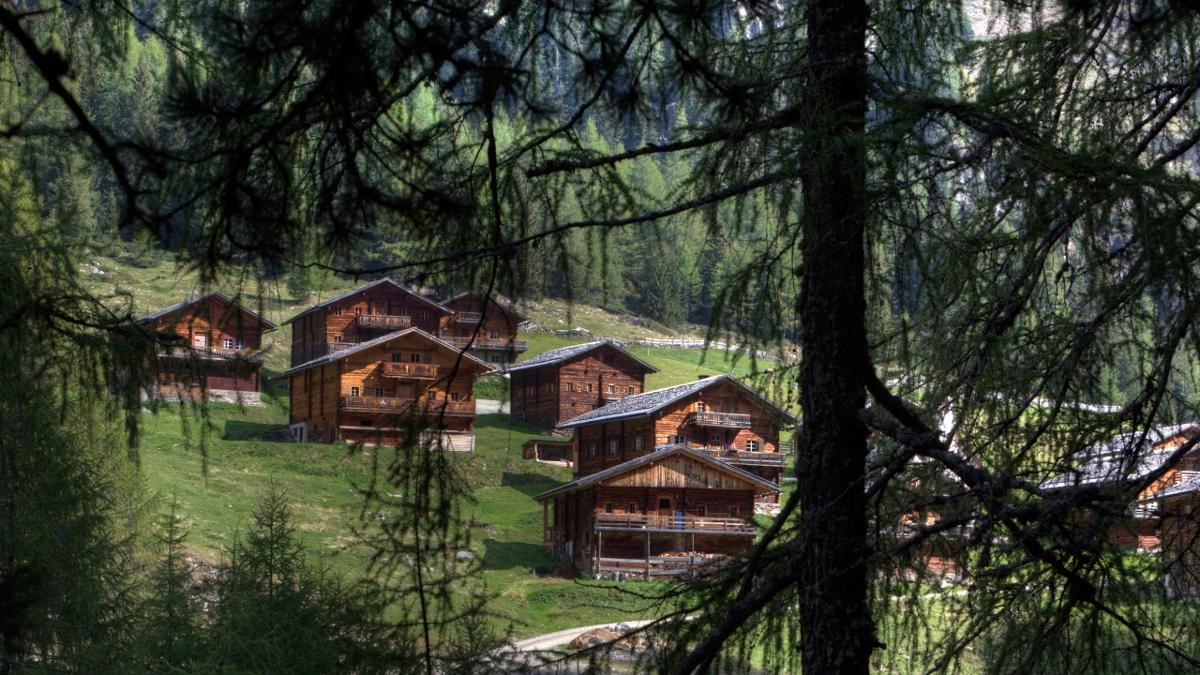 Avec ses 16 maisons en bois datant du XVIIIe siècle, le village d'alpage de la vallée de Villgratental est on ne peut plus authentique. Certaines maisons peuvent même être louées pour les vacances., © Tirol Werbung