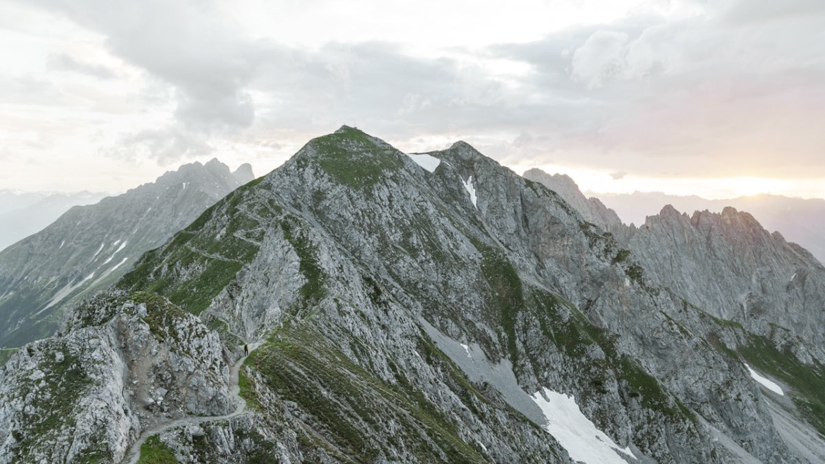 Le chemin de Goetheweg sur la montagne d'Innsbruck