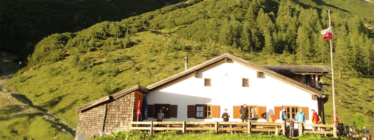 Étape 11 de la Voie de l'Aigle : Chalet du Karwendel – Chalet et alpage de Hallerangeralm, © Tirol Werbung/Holger Gassler