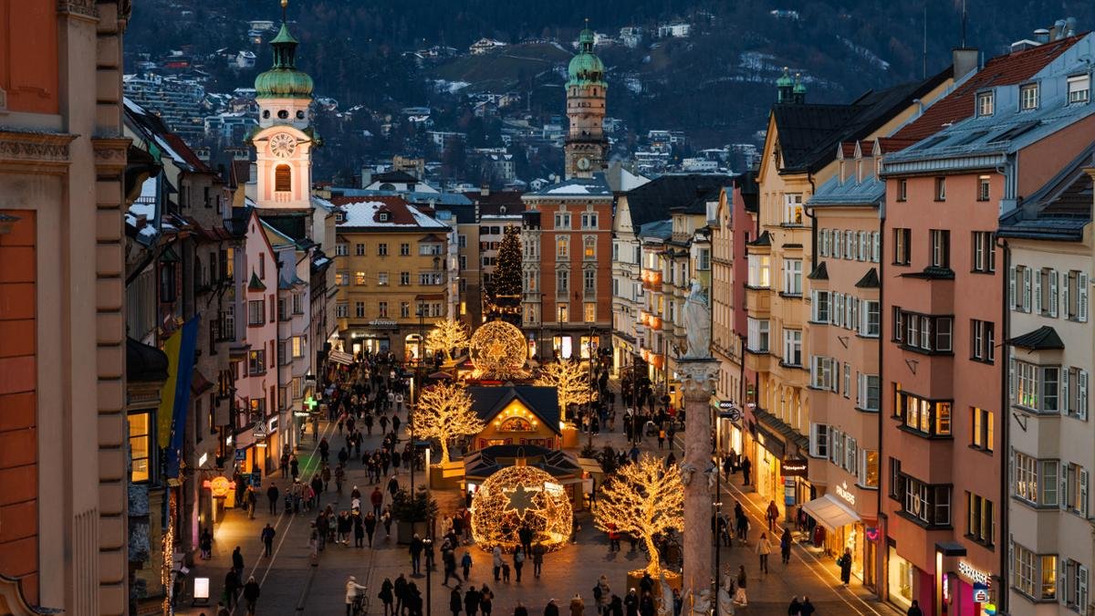 Le marché de la rue Maria-Theresien-Straße, © Innsbruck Tourismus / Thomas Steinlechner