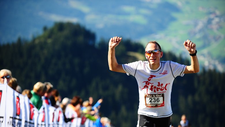Franchissement de la ligne d'arrivée du Tour de Tirol, © Sportograf