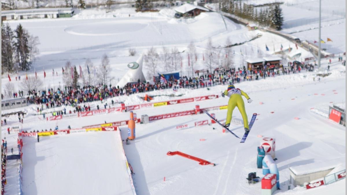 Les sauteurs à ski du monde entier utilisent les deux tremplins pour leurs entraînements ; les spécialistes du combiné nordique, eux, tout aussi experts des pistes de ski de fond que des tremplins, y disputent régulièrement des compétitions., © GP Photo 2013