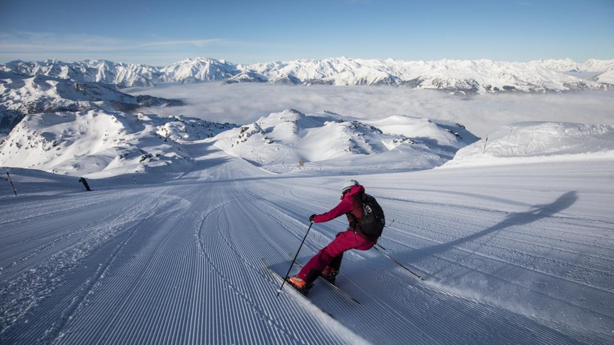 147 kilomètres de pistes montant jusqu'à 2 500 mètres d'altitude, 52 remontées mécaniques, 34 auberges de montagne... Le plus vaste domaine skiable de la vallée de Zillertal voit tout en grand., © Zillertal Arena