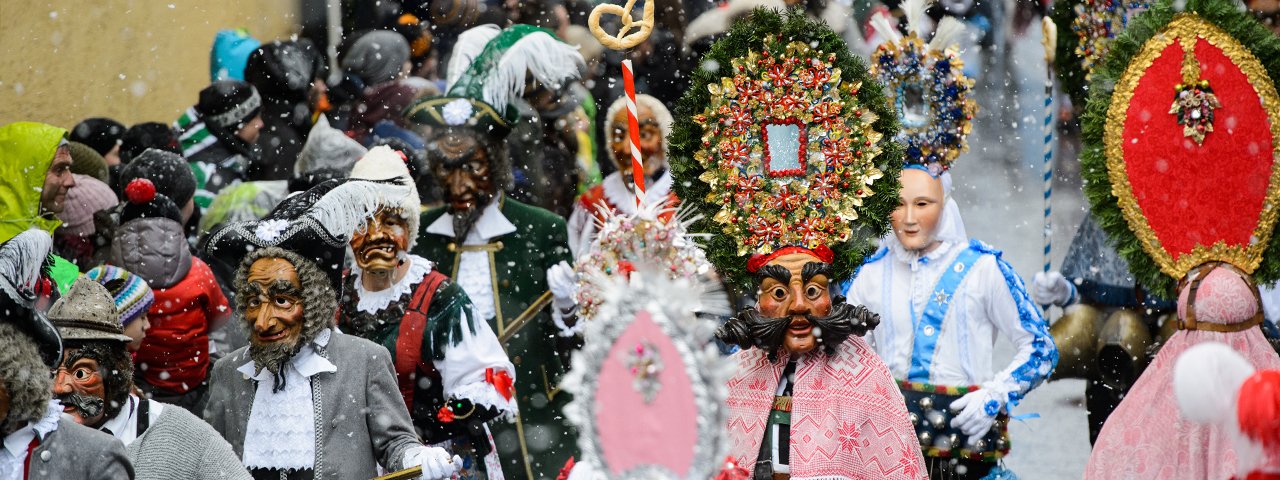 Le défilé de carnaval d'Imst - Imster Schemenlaufen, © Imst Tourismus/Franz Oss