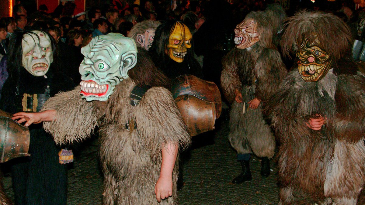 Dans l'Osttirol le jour de la Saint-Nicolas, les Krampus (appelés &quot;Klaubauf&quot;) sont aussi de sortie, © Osttirol Werbung, Zlöbl