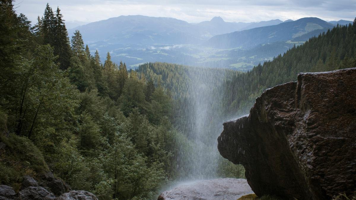 En plus d'être belles et impressionnantes, elles sont le rêve des amateurs d'escalade (150 parcours différents pour 60 mètres de roche) et de randonnée., © Tirol Werbung/Jens Schwarz