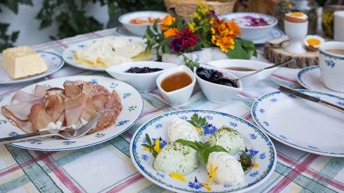 Beurre, yaourt, mozzarella, fromage, confiture : tout est fait maison!, © Tirol Werbung/Lisa Hörterer
