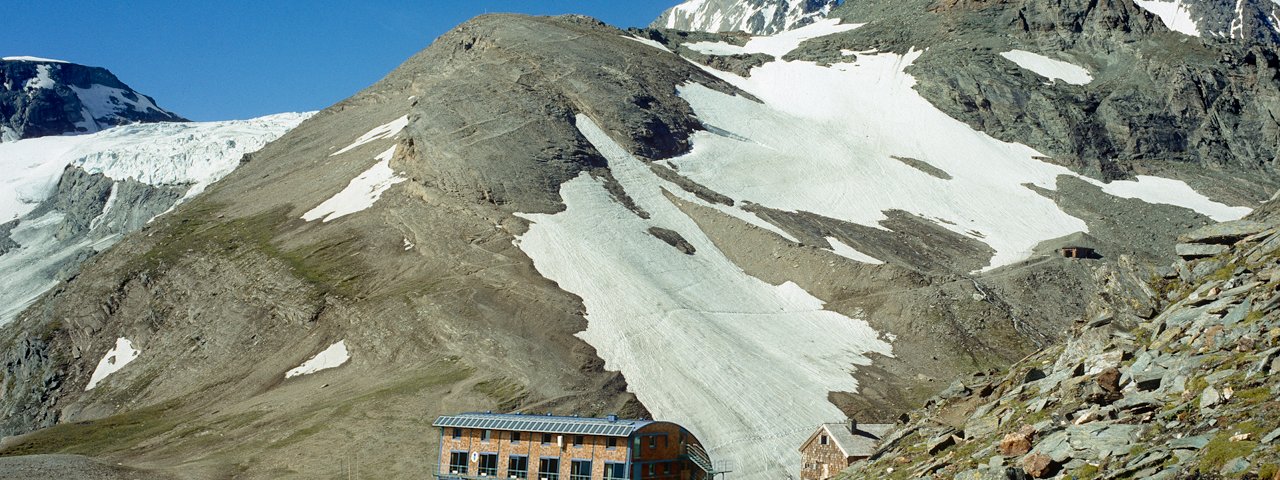 Étape O9 de la Voie de l'Aigle : Le refuge Stüdlhütte, © Grafik Zloebl