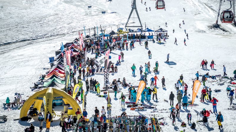 L’ouverture du snowpark et de la saison au glacier de Stubai, © Stubaier Gletscher/Stefan Eigner