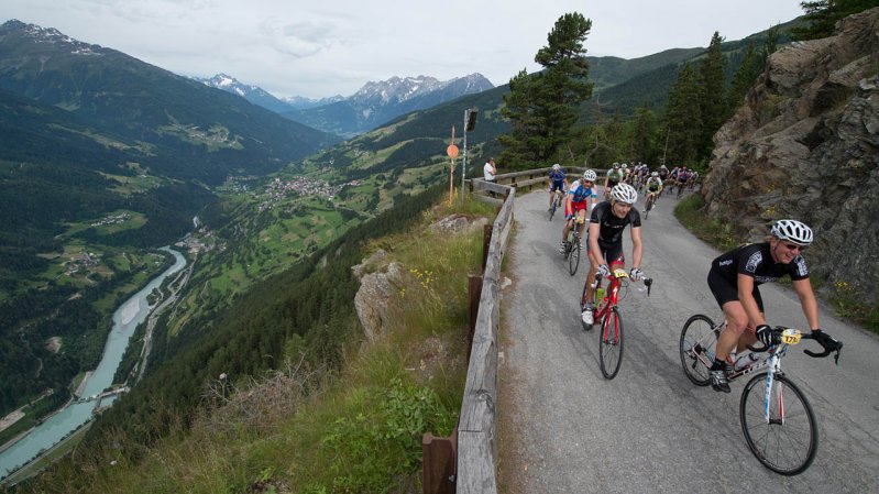 La course de cyclistes amateurs Tour Transalp, © Uwe Geissler