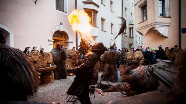 Le défilé des Perchten et la danse des sorcières à Rattenberg, © Tirol Werbung/Lea Neuhauser