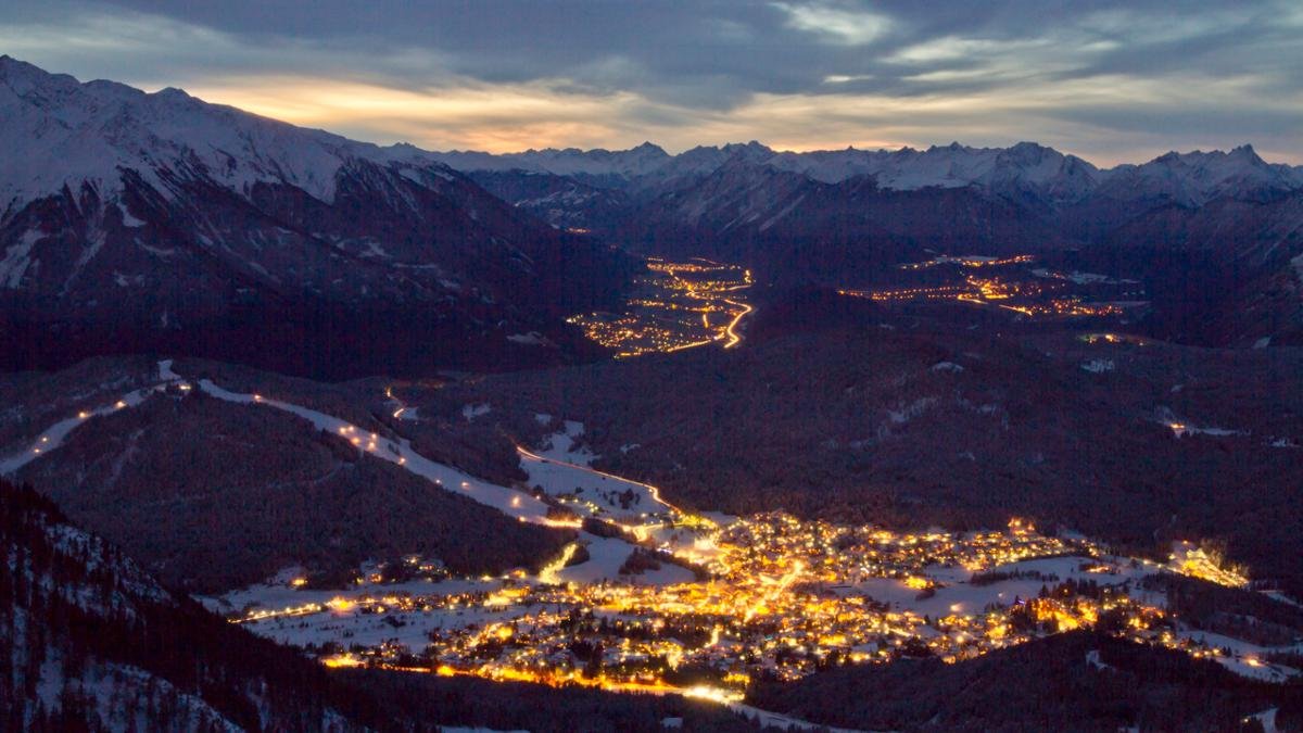 Si l’ambiance semble fort décontractée à Seefeld, le style et l’élégance y règnent aussi en maître – que ce soit au casino ou dans les très nombreux restaurants et bars., © Region Seefeld