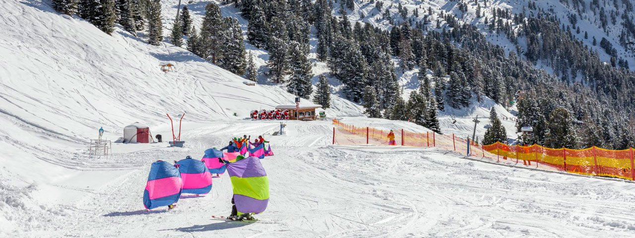 Cours de ski pour les enfants au domaine Hochzeiger de Jerzens, © Tirol Werbung/Robert Pupeter