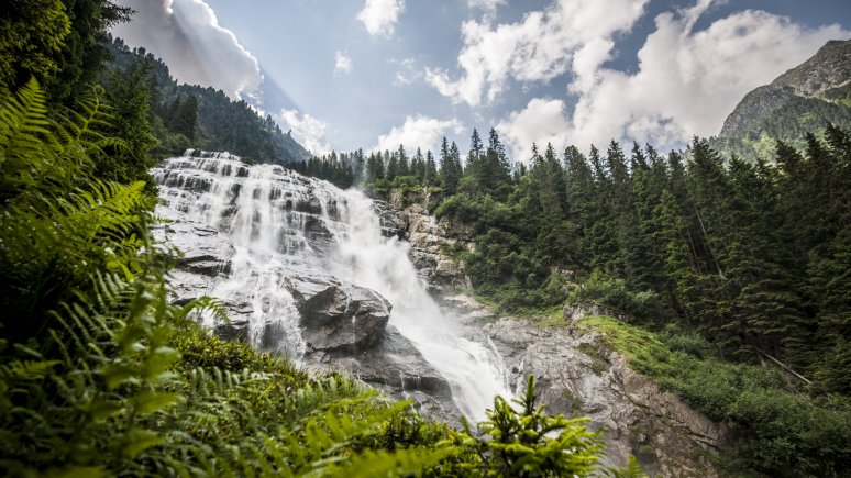 Les chutes d'eau Grawafall dans la vallée Stubaital, © TVB Stubai Tirol/Andre Schönherr