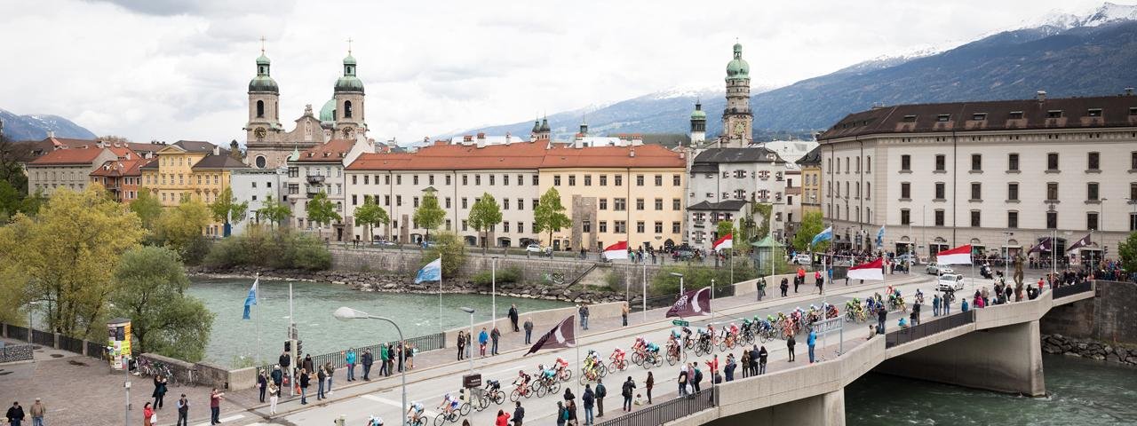 L'arrivée des étapes des Championnats du monde de cyclisme 2018 : Innsbruck, la capitale régionale. Photo : Tour of the Alps., © Innsbruck Tourismus/Tom Bause