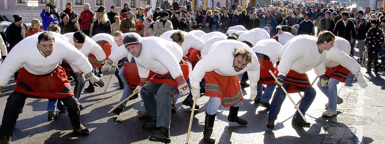 Les fameux Wampeler du carnaval de Axams, © Fasnachtsverein Axams