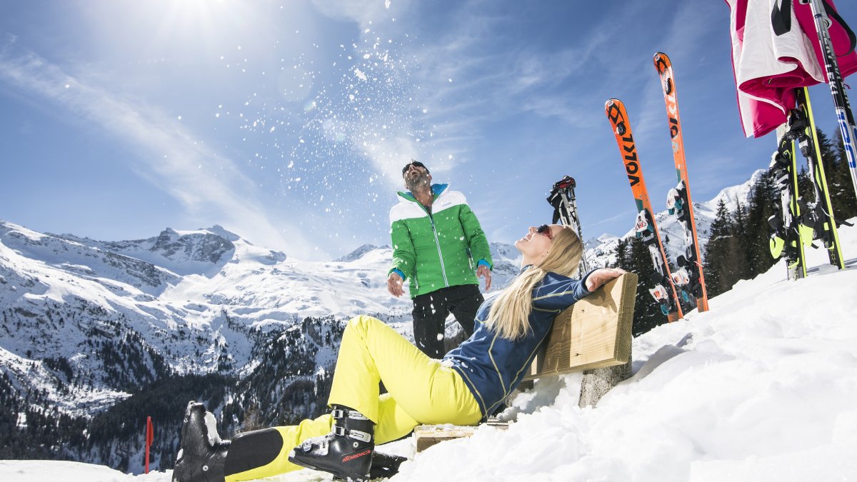 Pause au soleil dans le domaine de Hintertux, © TVB-Tux-Finkenberg_Hannes-Sautner_shootandstyle.com