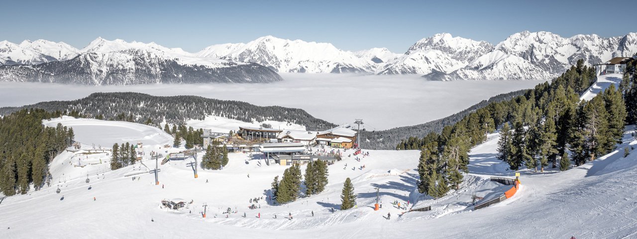 Faire du ski dans la vallée d'Ötztal, © Ötztal Tourismus / Rudi Wyhlidal