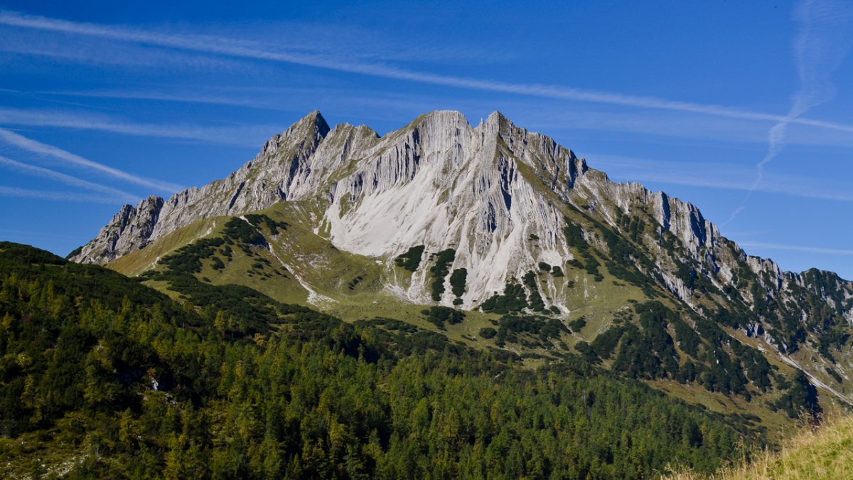 Il faut aimer l&#39;escalade pour acc&eacute;der au sommet &agrave; 2 106 m&egrave;tres d&#39;altitude de la Mondscheinspitze. Une fois en haut, le panorama vous r&eacute;compense largement de vos efforts., © Naturpark Karwendel
