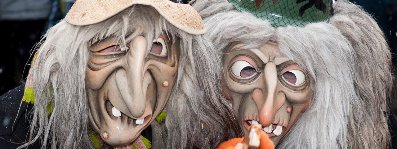 Le défilé du Carnaval de Weer et ses figures grimaçantes, © Gerhard Kößler