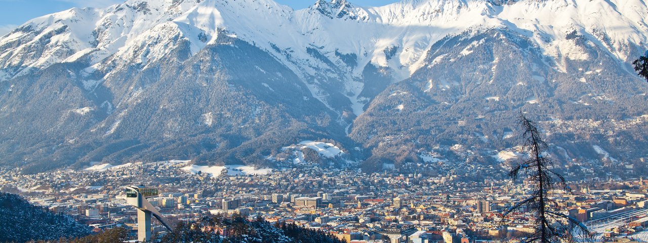 Vue sur la ville d'Innsbruck en hiver, © Innsbruck Tourismus