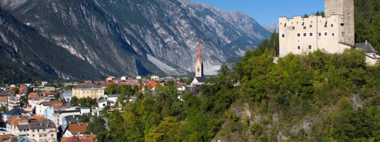 Le château de Landeck, © TVB TirolWest/ Albin Niederstrasser