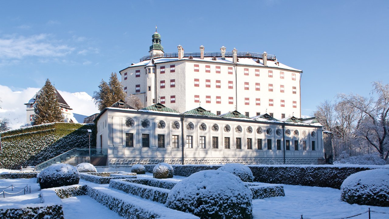 Le château d'Ambras en hiver, © Innsbruck Tourismus/Christof Lackner