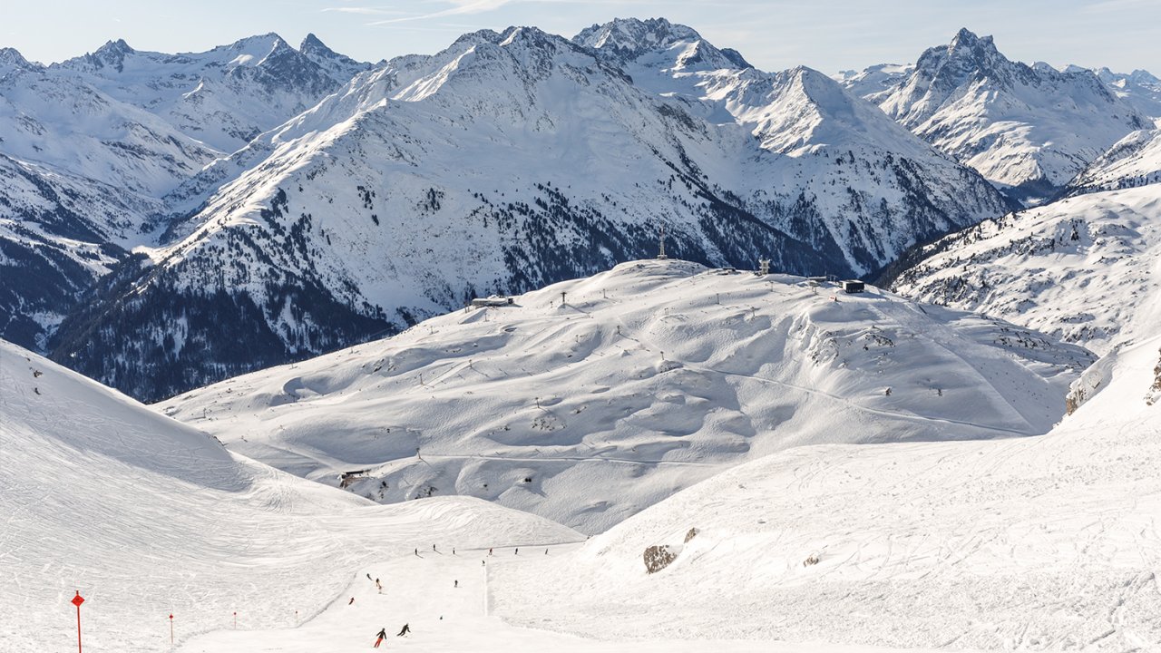 Faire du ski à St. Anton, © Tirol Werbung / Herbig Hans